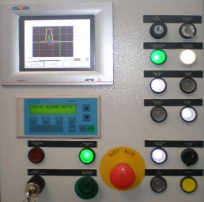 Gewindemaschine in Lineartaktausführung mit In-Prozess-Messung und automatischer Zuführung HG-841