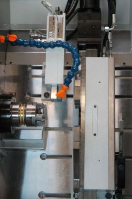 Einseitige Endenbearbeitungsmaschine Typ E1S-150 CNC / 200 CNC / 300 CNC